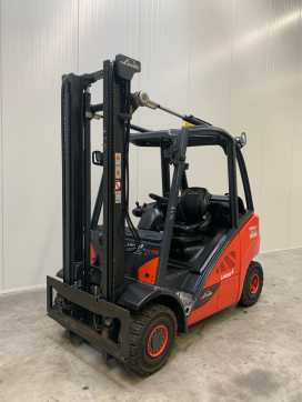 Used Forklift Truck LINDE H25T GAS VIERRADFRONTSTAPLER (12955881) backdrop