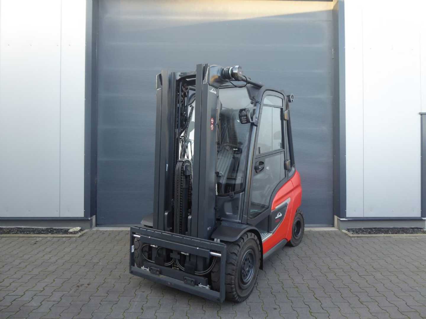 Used Forklift Truck LINDE H30D-01 DIESEL VIERRADFRONTSTAPLER (13074413)