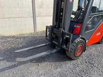 Used Forklift Truck LINDE H30T-01 GAS VIERRADFRONTSTAPLER (13076429)