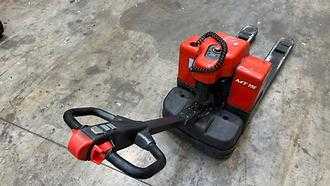 Used Forklift Truck LINDE MT 15 ELEKTRO NIEDERHUBWAGENDEICHSEL (13076200)