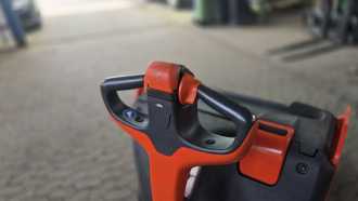 Used Forklift Truck LINDE T18 ELEKTRO NIEDERHUBWAGENDEICHSEL (13037682)