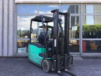 Used Forklift Truck MITSUBISHI FB18PNT ELEKTRO DREIRADFRONTSTAPLER (12984641) backdrop
