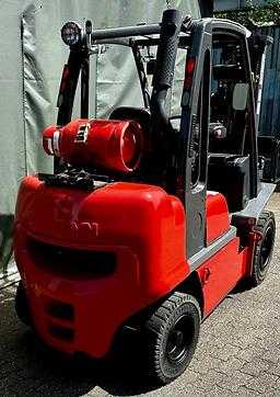 Used Forklift Truck NISSAN UG1D2A32LQ  GAS VIERRADFRONTSTAPLER (13007228)