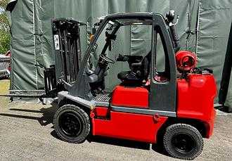 Used Forklift Truck NISSAN UG1D2A32LQ  GAS VIERRADFRONTSTAPLER (13007228)