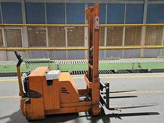 Used Forklift Truck OMG 710FS ELEKTRO HOCHHUBWAGENDEICHSEL (13023431) backdrop