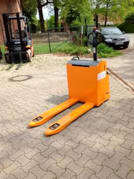 Used Forklift Truck STILL EGU 20 ELEKTRO NIEDERHUBWAGENDEICHSEL (12910493) backdrop