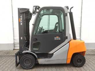 Used Forklift Truck STILL RX70-30 DIESEL VIERRADFRONTSTAPLER (13064323) backdrop