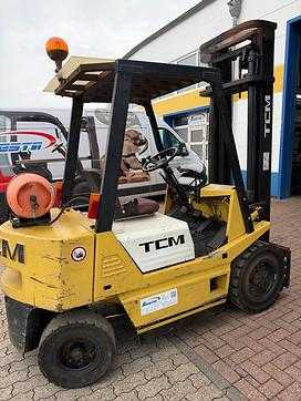 Used Forklift Truck TCM FG 25 GAS VIERRADFRONTSTAPLER (13075581)