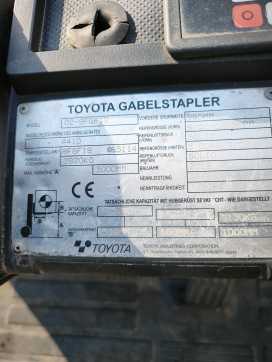 Used Forklift Truck TOYOTA 02-8 FGF 18 GAS VIERRADFRONTSTAPLER (13070550)