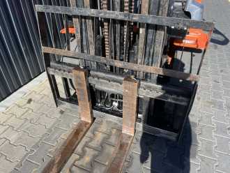 Used Forklift Truck TOYOTA 7FG45 GAS VIERRADFRONTSTAPLER (13040943)