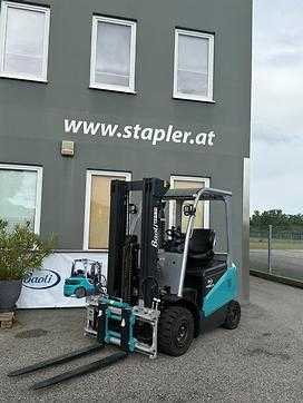 Used Forklift Truck BAOLI KBE 25 ELEKTRO VIERRADFRONTSTAPLER (13024414) backdrop