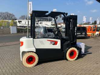 Used Forklift Truck BOBCAT B50 XC-7 ELEKTRO VIERRADFRONTSTAPLER (13025093) backdrop
