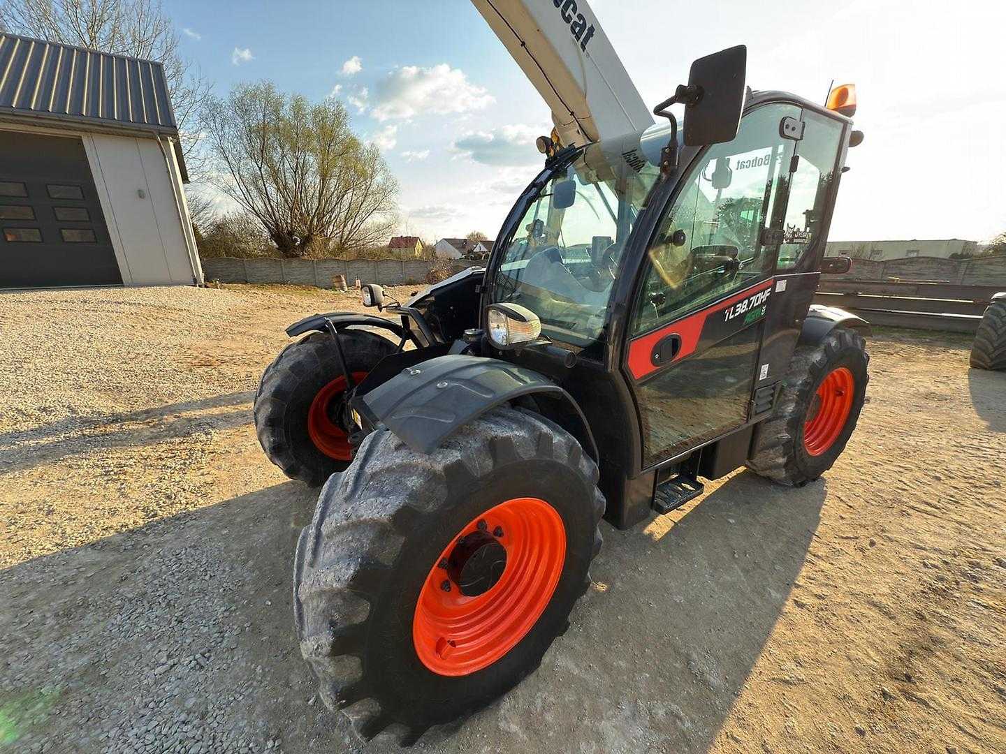 Used Forklift Truck BOBCAT TL38.70HF DIESEL TELESKOPARMSTAPLER (13063872)