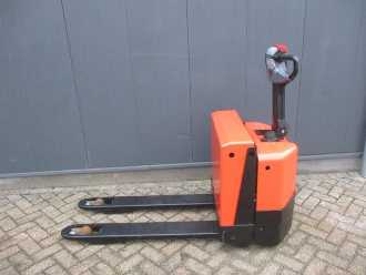 Used Forklift Truck BT LWE180 ELEKTRO NIEDERHUBWAGENDEICHSEL (13013014) backdrop