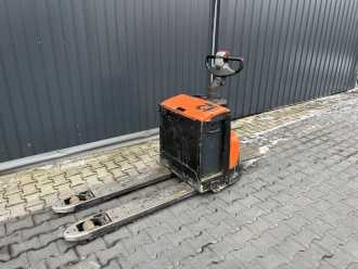 Used Forklift Truck BT LWE200 ELEKTRO NIEDERHUBWAGENDEICHSEL (13019311) backdrop