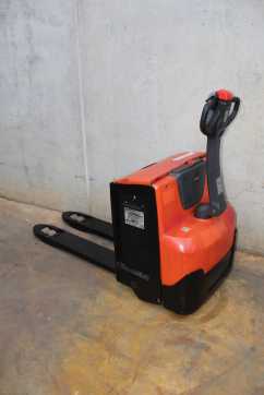 Used Forklift Truck BT LWE200 ELEKTRO NIEDERHUBWAGENSEMIELEKTRISCH (13065189) backdrop