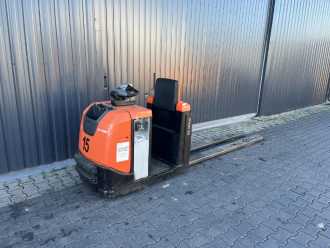 Used Forklift Truck BT OSE250 ELEKTRO NIEDERHUBWAGENDEICHSEL (13075448) backdrop