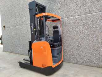 Used Forklift Truck BT RRE160H Litio ELEKTRO SCHUBMASTSTAPLER (13067358) backdrop