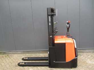 Used Forklift Truck BT SPE125 ELEKTRO HOCHHUBWAGENFAHRERSTAND (13021989) backdrop
