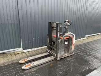Used Forklift Truck BT SPE200D ELEKTRO HOCHHUBWAGENFAHRERSTAND (13023804) backdrop
