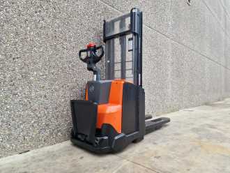 Used Forklift Truck BT SWE120 ELEKTRO HOCHHUBWAGENDEICHSEL (13012736) backdrop