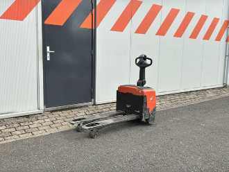 Used Forklift Truck BT Toyota LWE130 ELEKTRO NIEDERHUBWAGENSEMIELEKTRISCH (13063939) backdrop