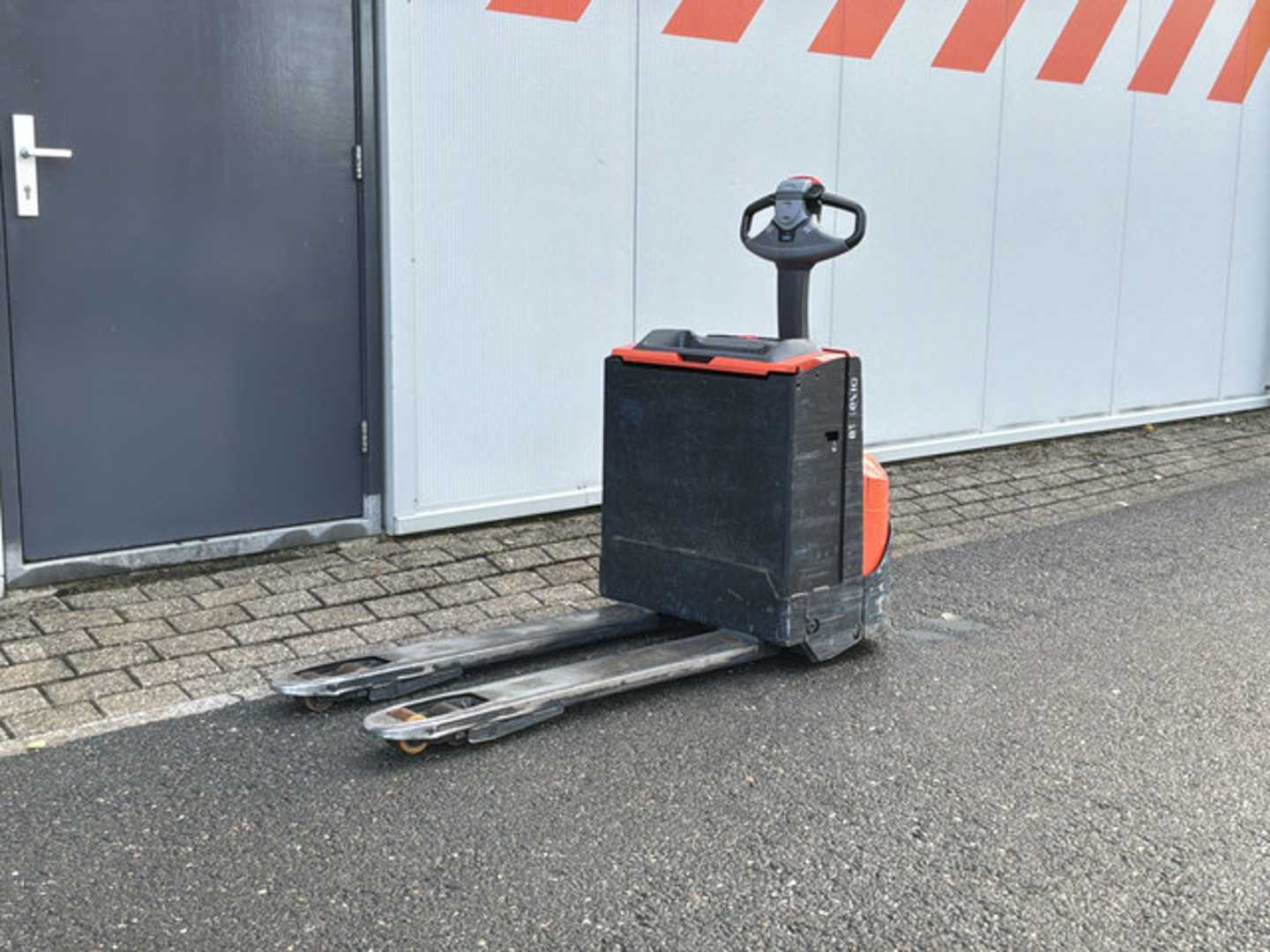 Used Forklift Truck BT Toyota LWE160 ELEKTRO NIEDERHUBWAGENSEMIELEKTRISCH (13075288)