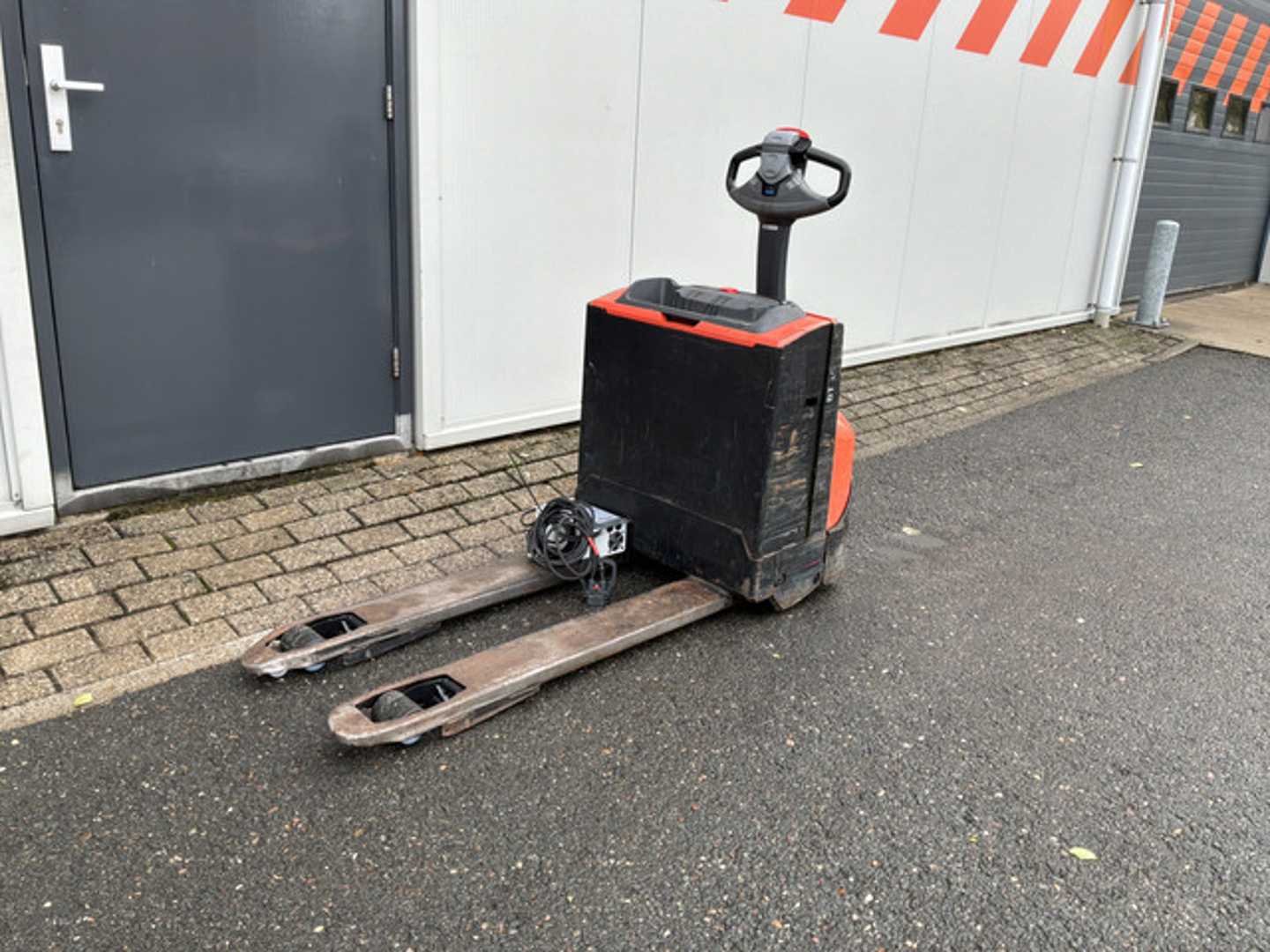 Used Forklift Truck BT Toyota LWE160 ELEKTRO NIEDERHUBWAGENSEMIELEKTRISCH (13075289)
