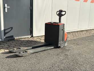Used Forklift Truck BT Toyota LWE200 ELEKTRO NIEDERHUBWAGENSEMIELEKTRISCH (13075292) backdrop