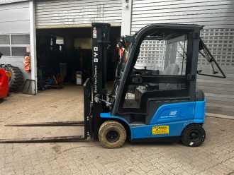 Used Forklift Truck BYD ECB25C ELEKTRO VIERRADFRONTSTAPLER (12979324) backdrop