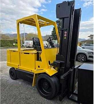 Used Forklift Truck CARER R70N ELEKTRO VIERRADFRONTSTAPLER (13043845) backdrop