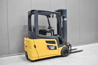 Used Forklift Truck CATERPILLAR 2ET4000 /56582/ ELEKTRO DREIRADFRONTSTAPLER (13042928)