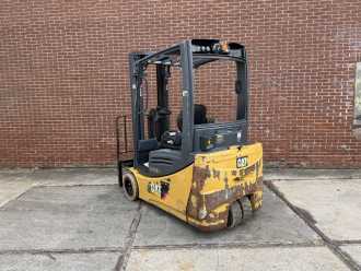 Used Forklift Truck CATERPILLAR 2ET4000 ELEKTRO DREIRADFRONTSTAPLER (13072020)