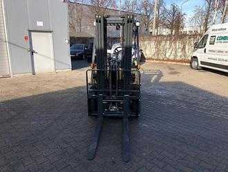 Used Forklift Truck CATERPILLAR CAT GP25N GAS VIERRADFRONTSTAPLER (13065251)
