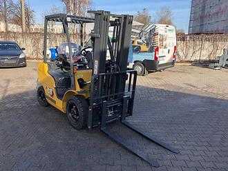 Used Forklift Truck CATERPILLAR CAT GP25N GAS VIERRADFRONTSTAPLER (13068996)