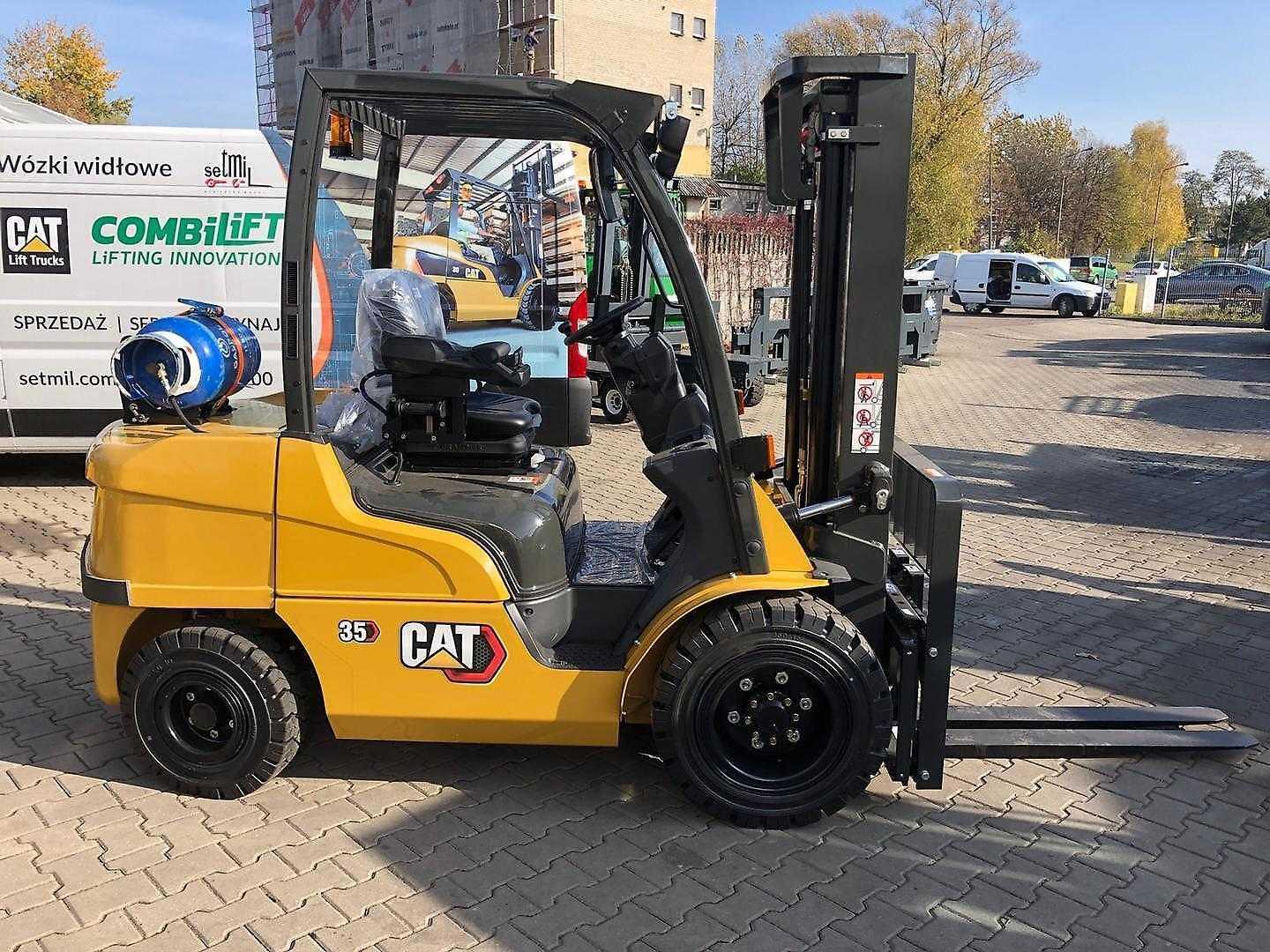 Used Forklift Truck CATERPILLAR CAT GP35N GAS VIERRADFRONTSTAPLER (13063305)