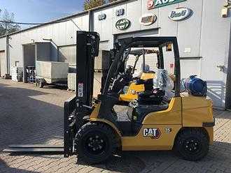 Used Forklift Truck CATERPILLAR CAT GP35N GAS VIERRADFRONTSTAPLER (13063305)