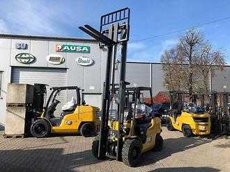 Used Forklift Truck CATERPILLAR CAT GP35N GAS VIERRADFRONTSTAPLER (13068994)