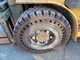 Used Forklift Truck CATERPILLAR DP50K2 DIESEL VIERRADFRONTSTAPLER (12785646)