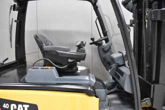 Used Forklift Truck CATERPILLAR EP 40 /55749/ ELEKTRO VIERRADFRONTSTAPLER (13068425)