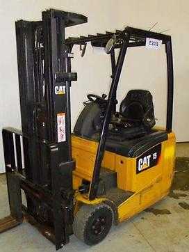 Used Forklift Truck CATERPILLAR EP15PNT-48E ELEKTRO DREIRADFRONTSTAPLER (12433102) backdrop