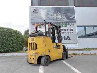 Used Forklift Truck CATERPILLAR GC55K GAS VIERRADFRONTSTAPLER (12992589)