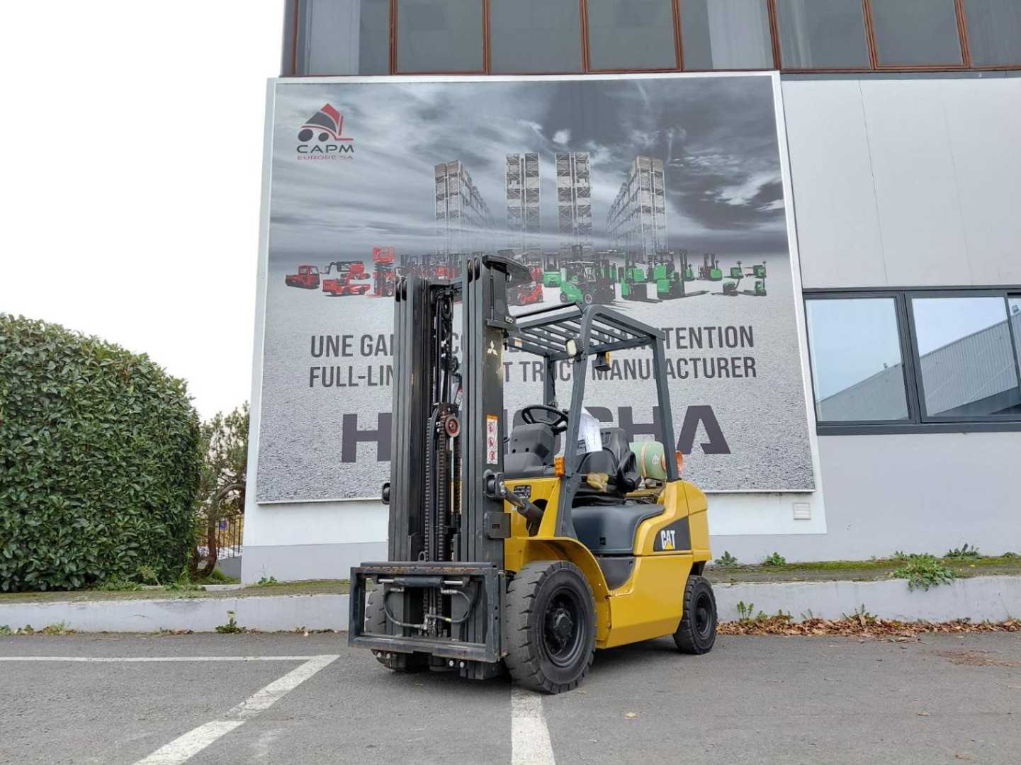 Used Forklift Truck CATERPILLAR GP25N GAS VIERRADFRONTSTAPLER (12999265)