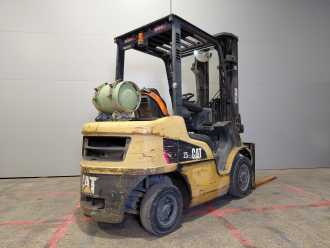 Used Forklift Truck CATERPILLAR GP25NTD GAS VIERRADFRONTSTAPLER (13076466)
