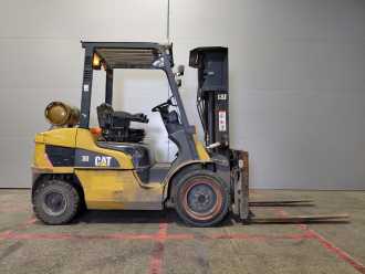 Used Forklift Truck CATERPILLAR GP30NTD GAS VIERRADFRONTSTAPLER (13037913)