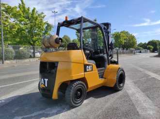 Used Forklift Truck CATERPILLAR GP40N GAS VIERRADFRONTSTAPLER (12719940)