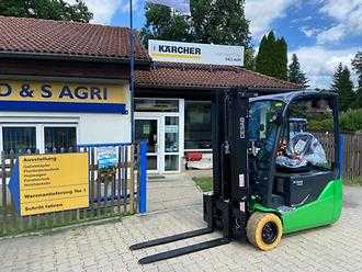 Used Forklift Truck CESAB B320II ELEKTRO DREIRADFRONTSTAPLER (13062739) backdrop