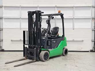 Used Forklift Truck CESAB B420II ELEKTRO VIERRADFRONTSTAPLER (13063215) backdrop