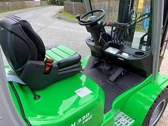 Used Forklift Truck CESAB M330DV DIESEL VIERRADFRONTSTAPLER (13062734)
