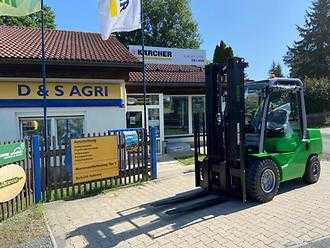 Used Forklift Truck CESAB M335DV DIESEL VIERRADFRONTSTAPLER (13062746) backdrop